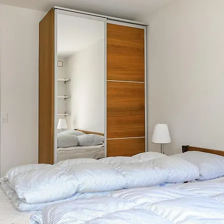 公寓 2 Bedroom Beautiful In 古兹耶姆